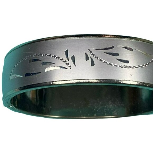 Vintage Signed HOBE Silver toned Enamel Diamond Cut Engraved Hinged Bangle Women - Picture 8 of 8